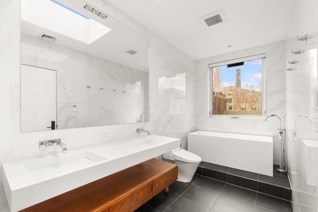 140 CLINTON Avenue, New York City, NY 11205