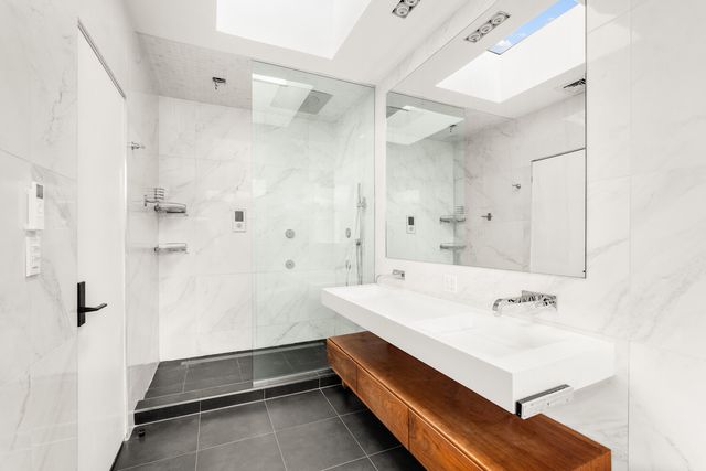 140 CLINTON Avenue, New York City, NY 11205
