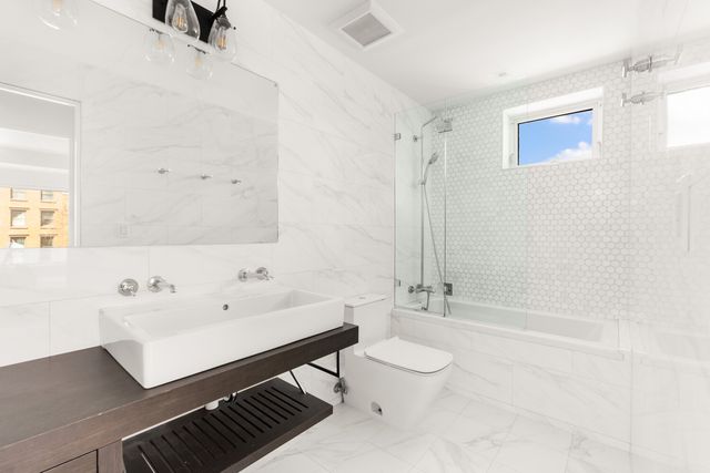 140 CLINTON Avenue, New York City, NY 11205