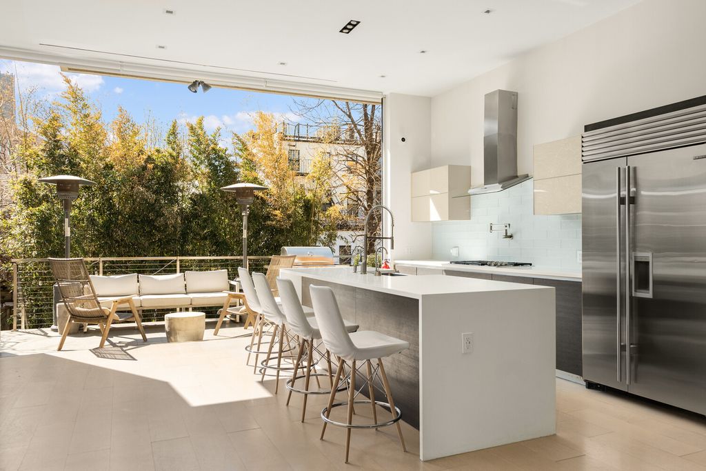 140 CLINTON Avenue, New York City, NY 11205