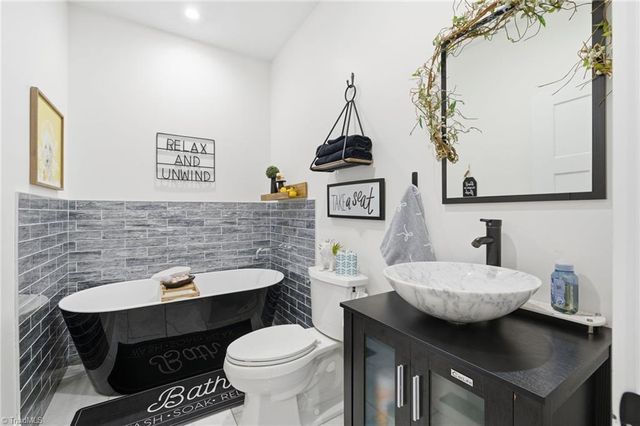 3827 Edgewater Street, High Point, NC 27265