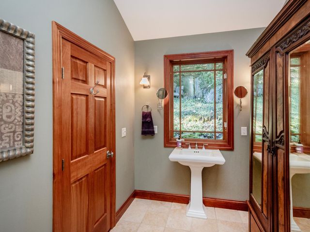 4350 River Road S, Afton, MN 55001