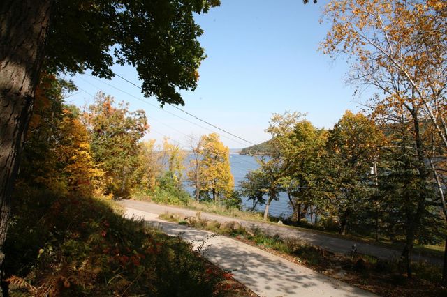 4350 River Road S, Afton, MN 55001