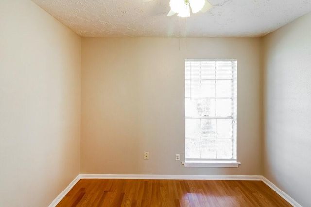 7342 Sonnet Glen Lane, Houston, TX 77095