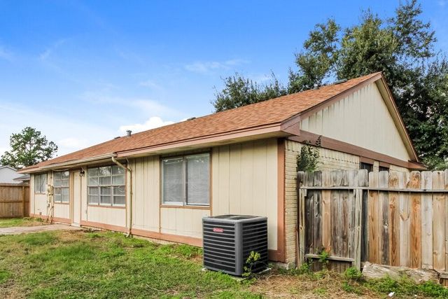 7342 Sonnet Glen Lane, Houston, TX 77095