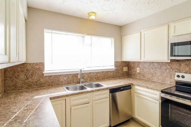 7342 Sonnet Glen Lane, Houston, TX 77095