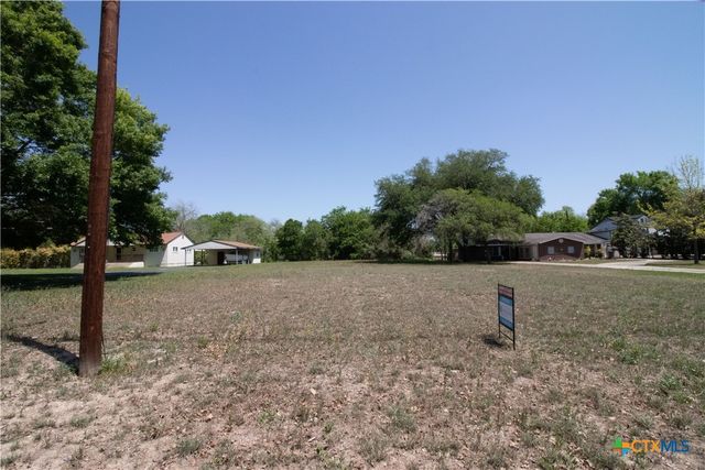 Lot 48 & 1/2 of 47 Guadalupe River Dr., Seguin, TX 78155