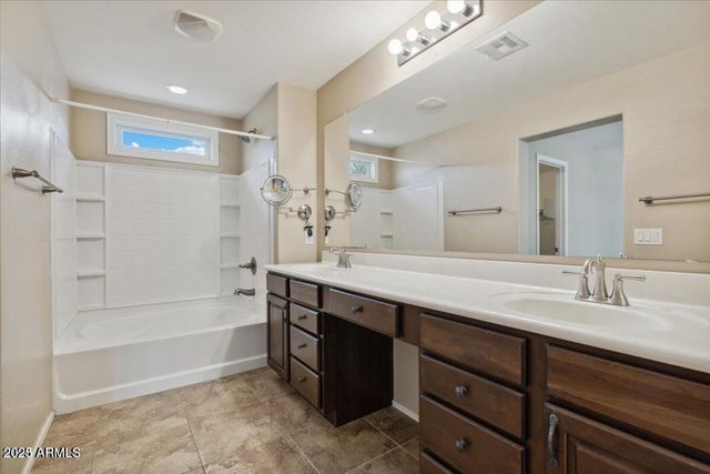 2233 E PECAN Road, Phoenix, AZ 85040