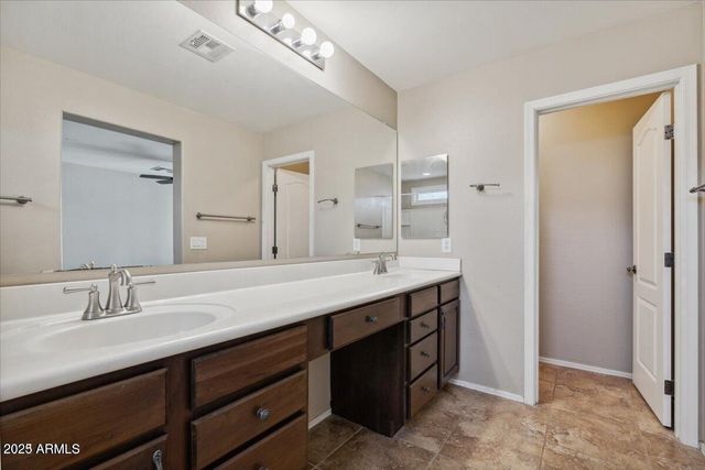 2233 E PECAN Road, Phoenix, AZ 85040