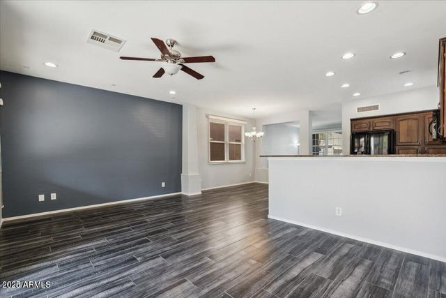 2233 E PECAN Road, Phoenix, AZ 85040