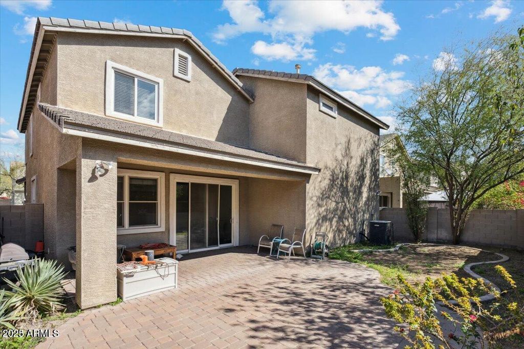 2233 E PECAN Road, Phoenix, AZ 85040