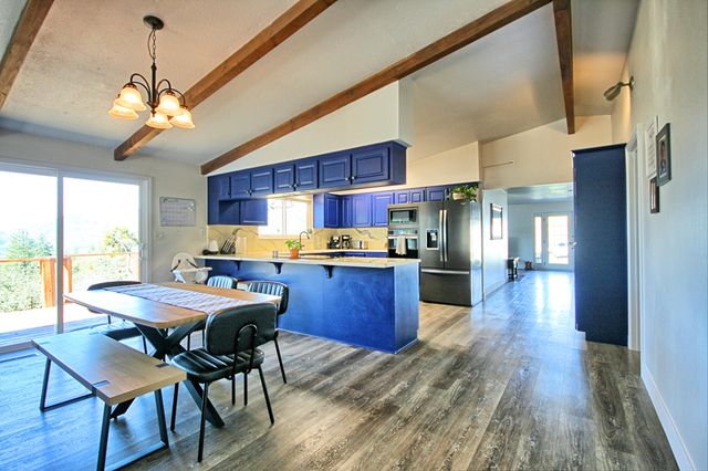 401 Tumbleweed Drive, Jacksonville, OR 97530