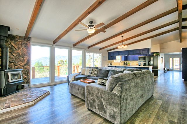 401 Tumbleweed Drive, Jacksonville, OR 97530