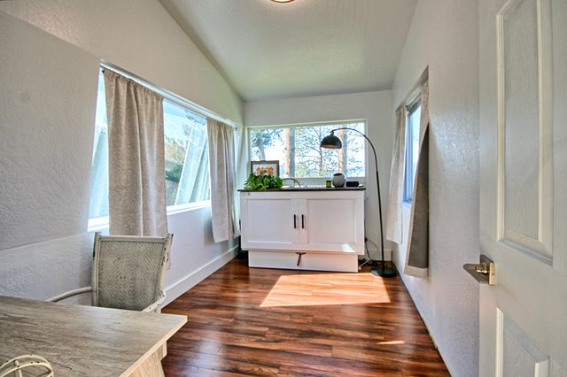 401 Tumbleweed Drive, Jacksonville, OR 97530