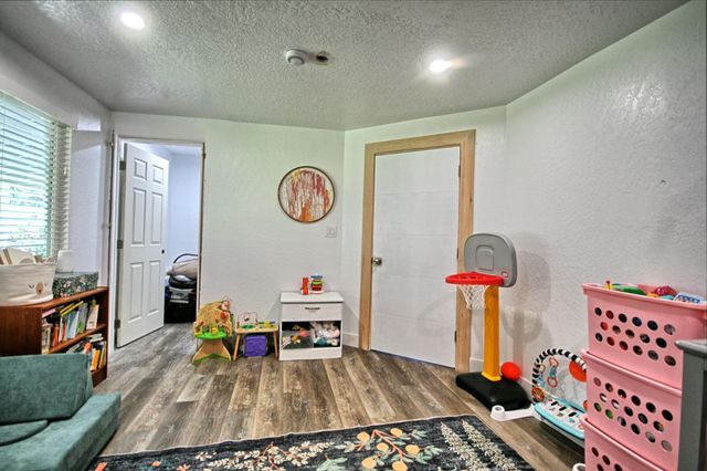 401 Tumbleweed Drive, Jacksonville, OR 97530