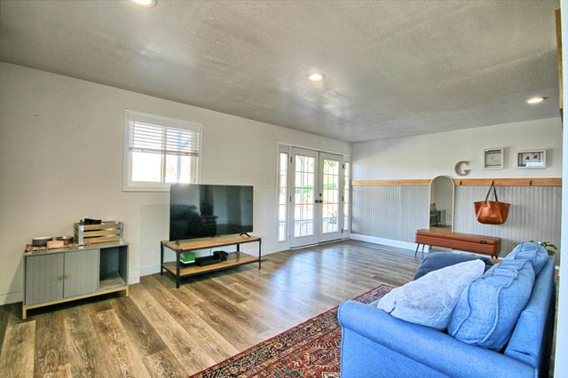 401 Tumbleweed Drive, Jacksonville, OR 97530