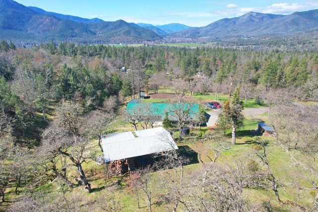 401 Tumbleweed Drive, Jacksonville, OR 97530