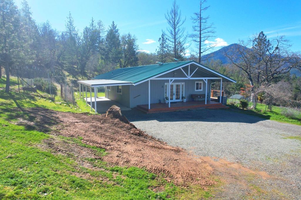 401 Tumbleweed Drive, Jacksonville, OR 97530