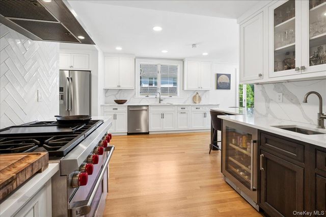 1355 Roosevelt Avenue, Pelham, NY 10803