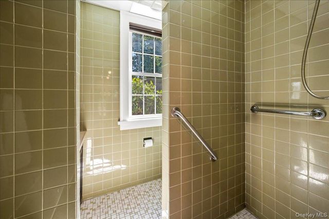 1355 Roosevelt Avenue, Pelham, NY 10803