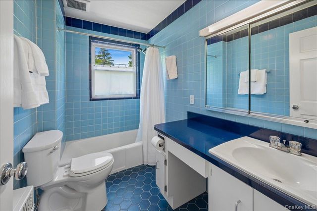 1355 Roosevelt Avenue, Pelham, NY 10803