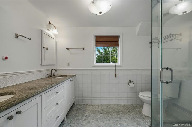 35 Sherry Hill Lane, Manhasset, NY 11030