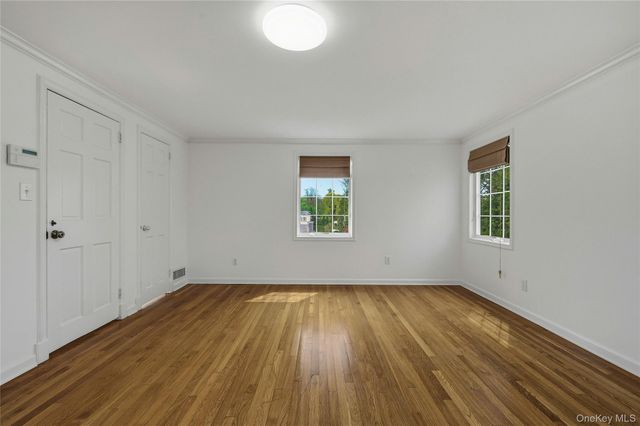 35 Sherry Hill Lane, Manhasset, NY 11030