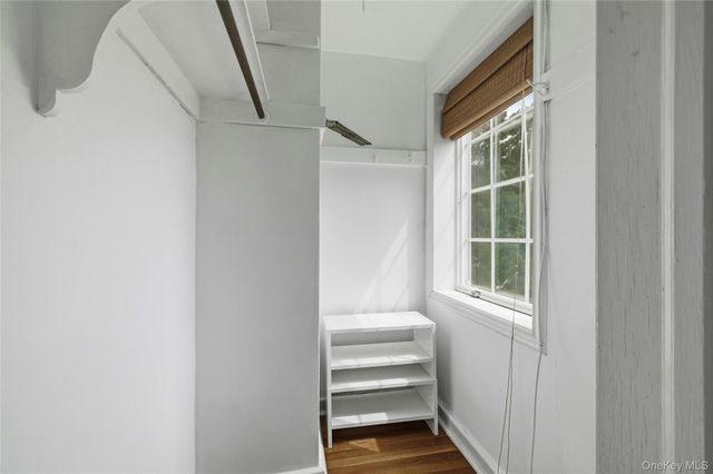 35 Sherry Hill Lane, Manhasset, NY 11030