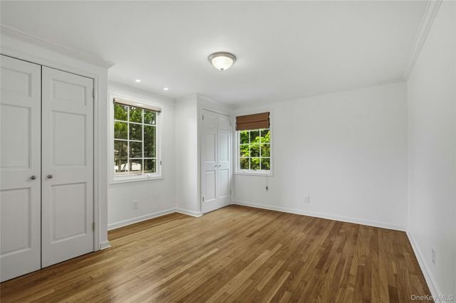 35 Sherry Hill Lane, Manhasset, NY 11030