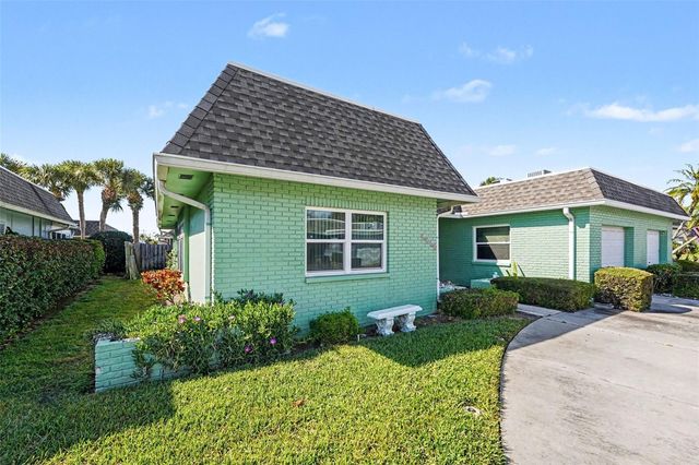 6580 GOLDEN HORSESHOE DRIVE, Seminole, FL 33777