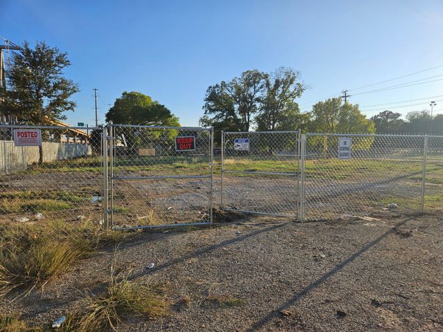 2402 Crown Road, Dallas, TX 75229