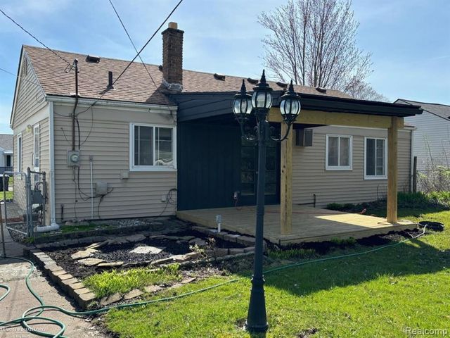 26285 Normandy Street, Roseville, MI 48066