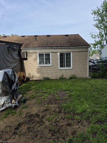 26285 Normandy Street, Roseville, MI 48066
