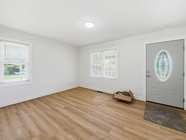 18410 Tranquil Street, Roseville, MI 48066