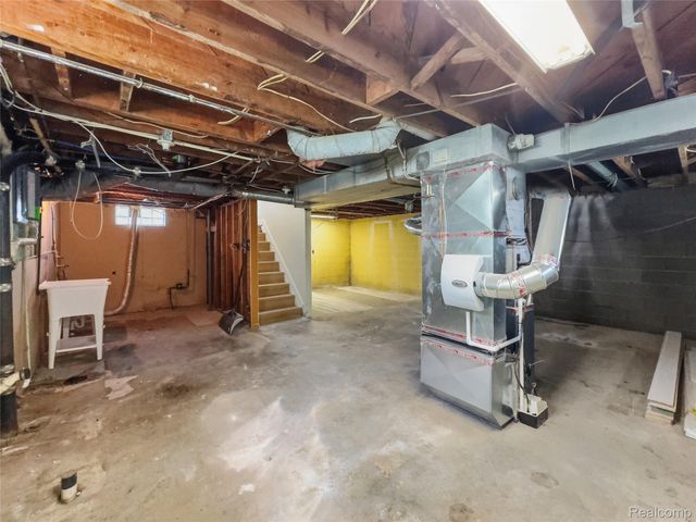 18410 Tranquil Street, Roseville, MI 48066