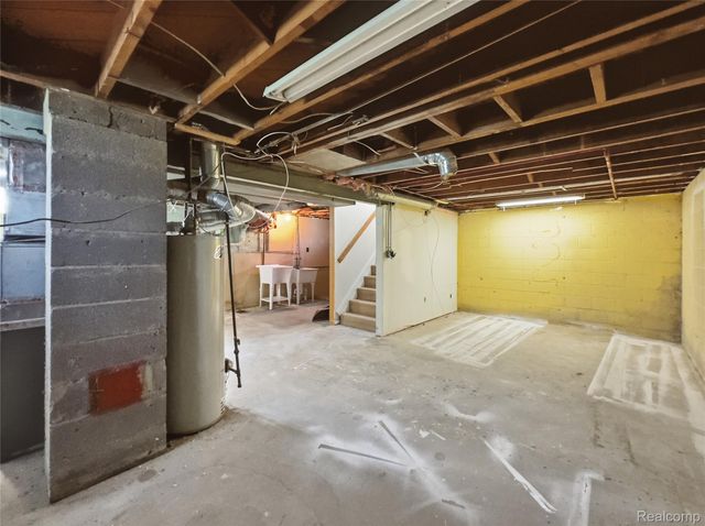 18410 Tranquil Street, Roseville, MI 48066