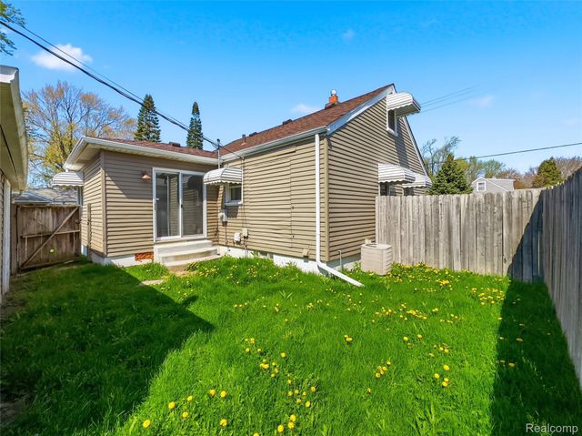 18410 Tranquil Street, Roseville, MI 48066