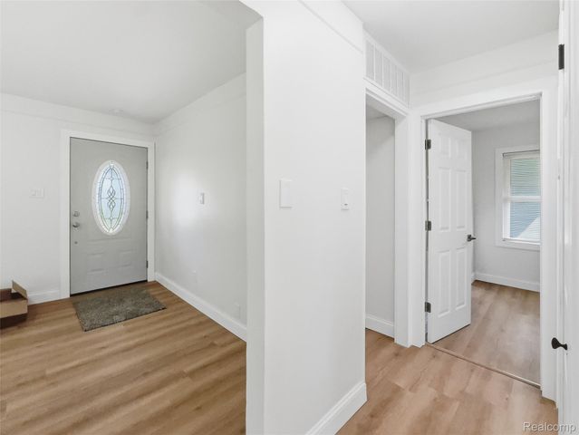 18410 Tranquil Street, Roseville, MI 48066