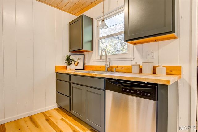 351 Kennedy Drive, East Alton, IL 62024