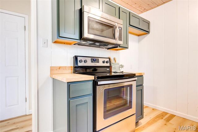 351 Kennedy Drive, East Alton, IL 62024