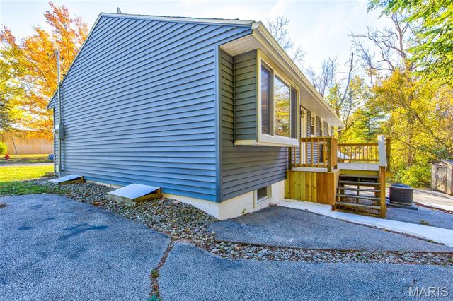 351 Kennedy Drive, East Alton, IL 62024