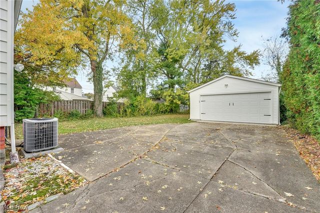 5079 Haverford Drive, Lyndhurst, OH 44124