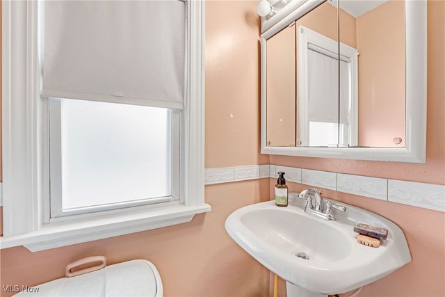 5079 Haverford Drive, Lyndhurst, OH 44124