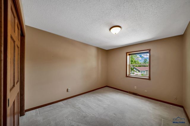 4801 STEAMBOAT CIR, Rapid City, SD 57702