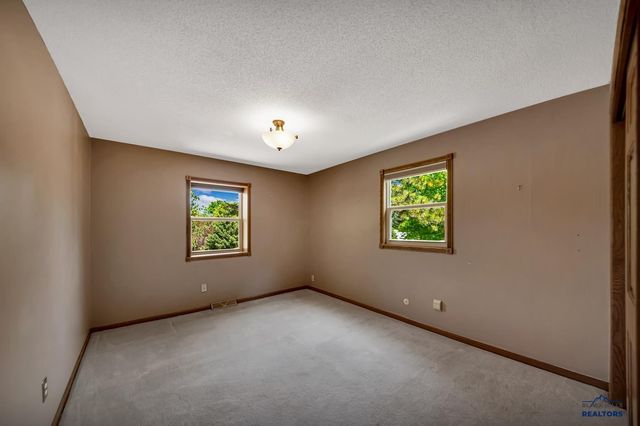 4801 STEAMBOAT CIR, Rapid City, SD 57702