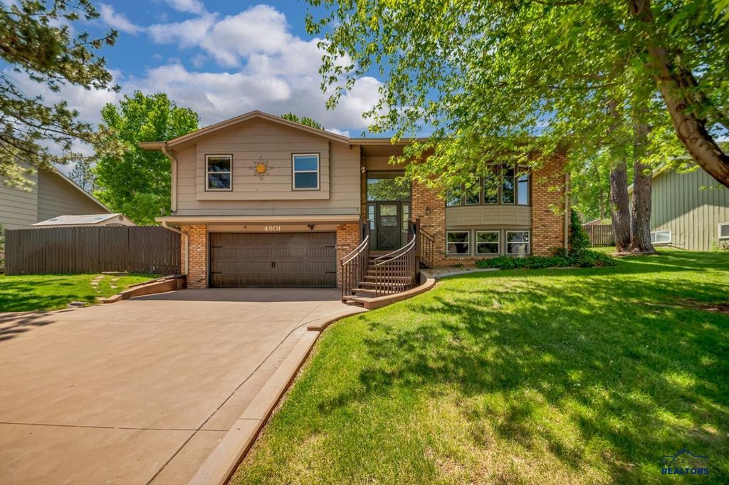 4801 STEAMBOAT CIR, Rapid City, SD 57702