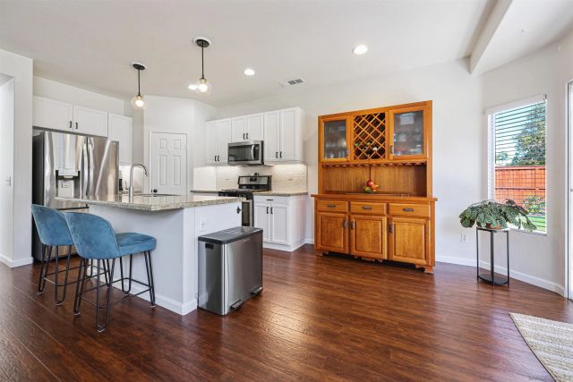 924 Glendora Dr, Oceanside, CA 92057