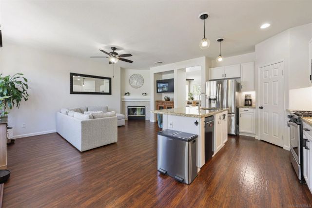 924 Glendora Dr, Oceanside, CA 92057