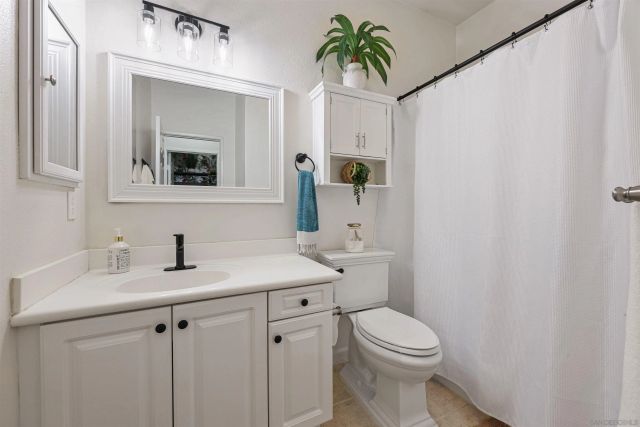 924 Glendora Dr, Oceanside, CA 92057