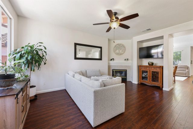 924 Glendora Dr, Oceanside, CA 92057